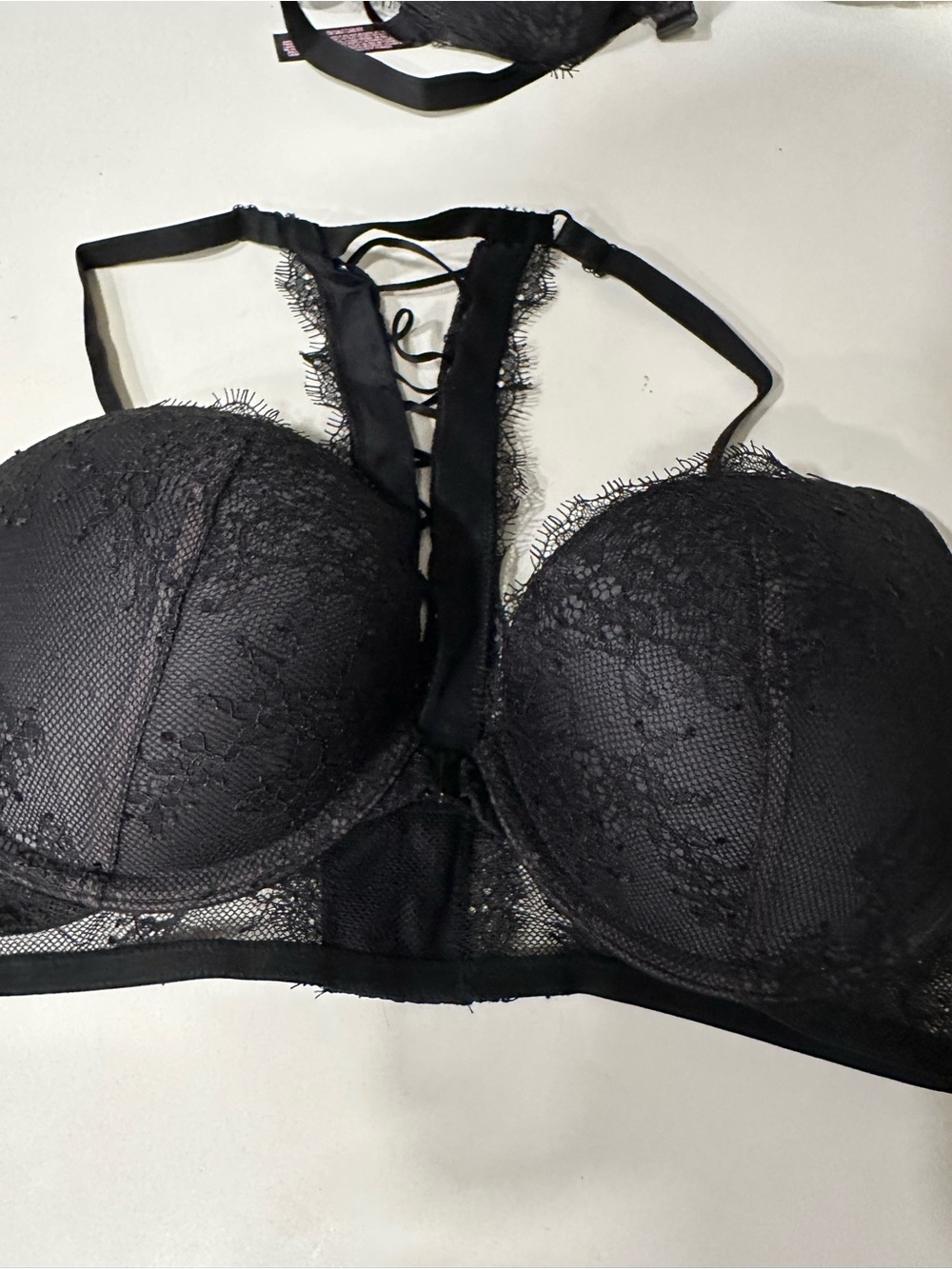 Victoria’s Secret bra 36B front lock loBlack Lace Push-Up